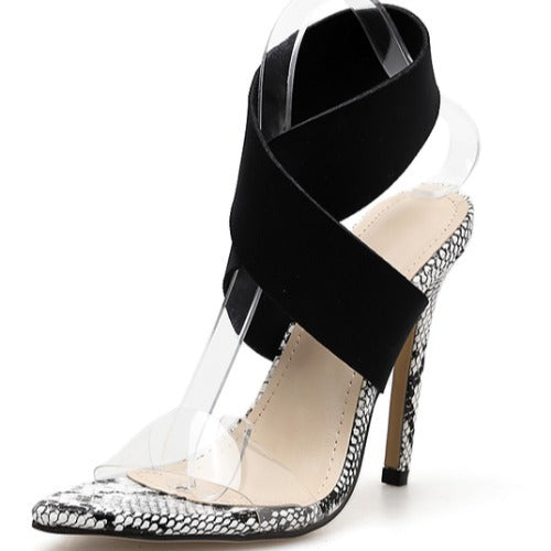 High heels step sandel.
